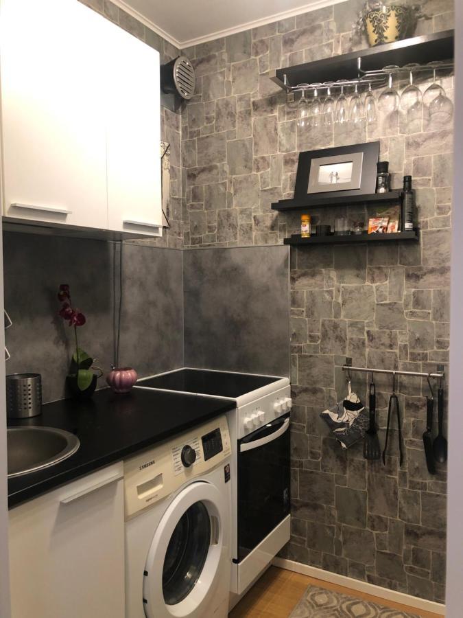 Apartamento Yksio Kilometri Jokirannasta Forilta Turku Exterior foto