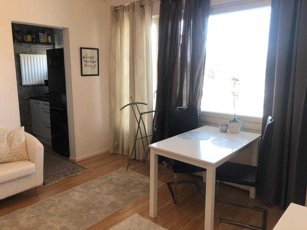 Apartamento Yksio Kilometri Jokirannasta Forilta Turku Exterior foto