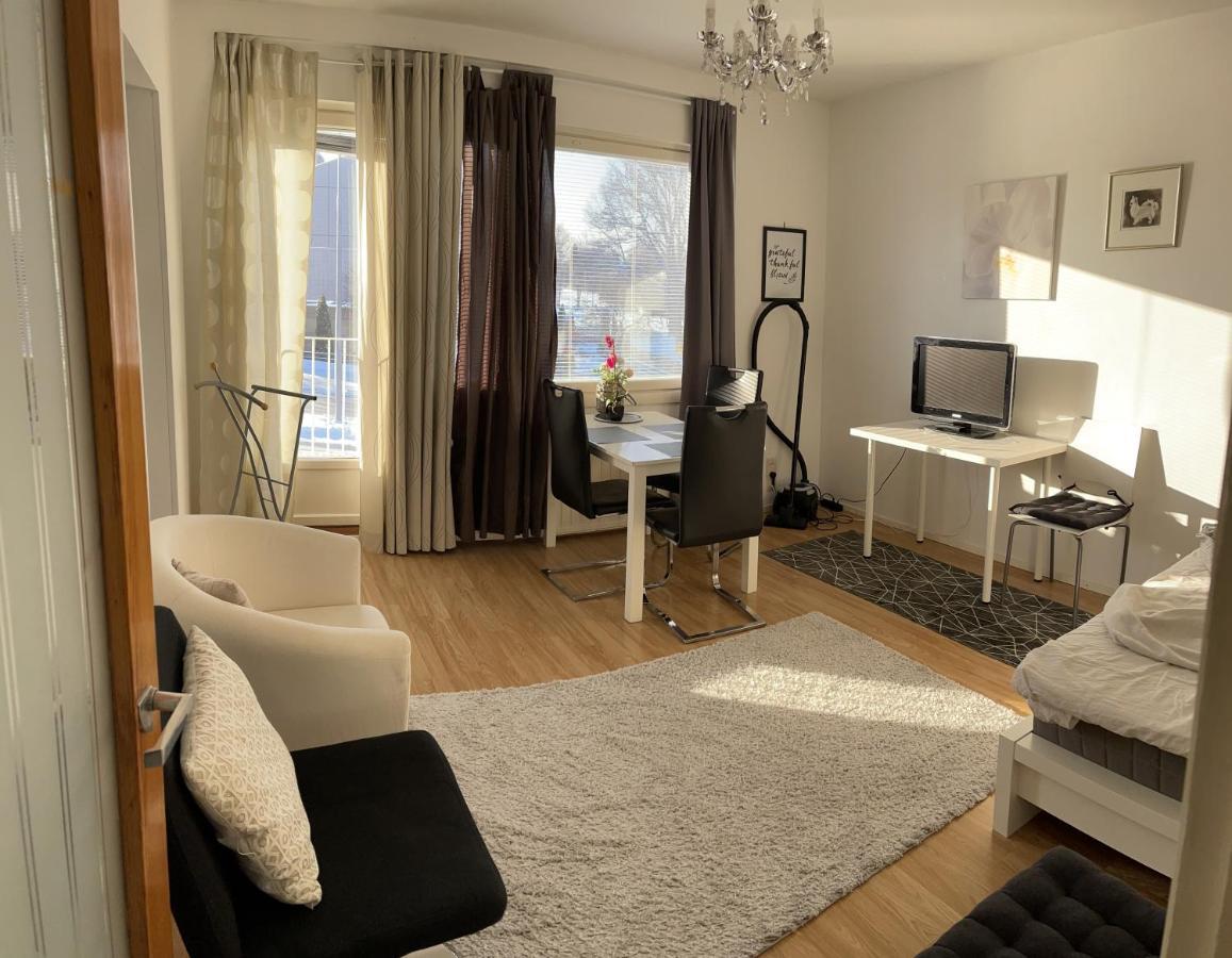 Apartamento Yksio Kilometri Jokirannasta Forilta Turku Exterior foto